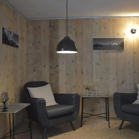 Herberge. 46 Apartment *